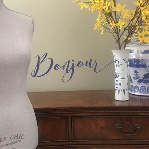 ✨ Bonjour, Welcome to my closet ✨